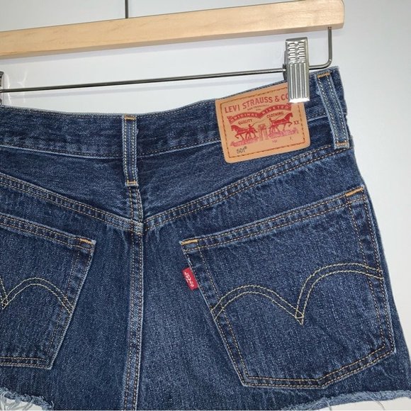 Levi’s 501 Cut Off Jean Shorts  Button Fly Dark Blue Wash Denim Women'sSize 24 - Picture 6 of 9